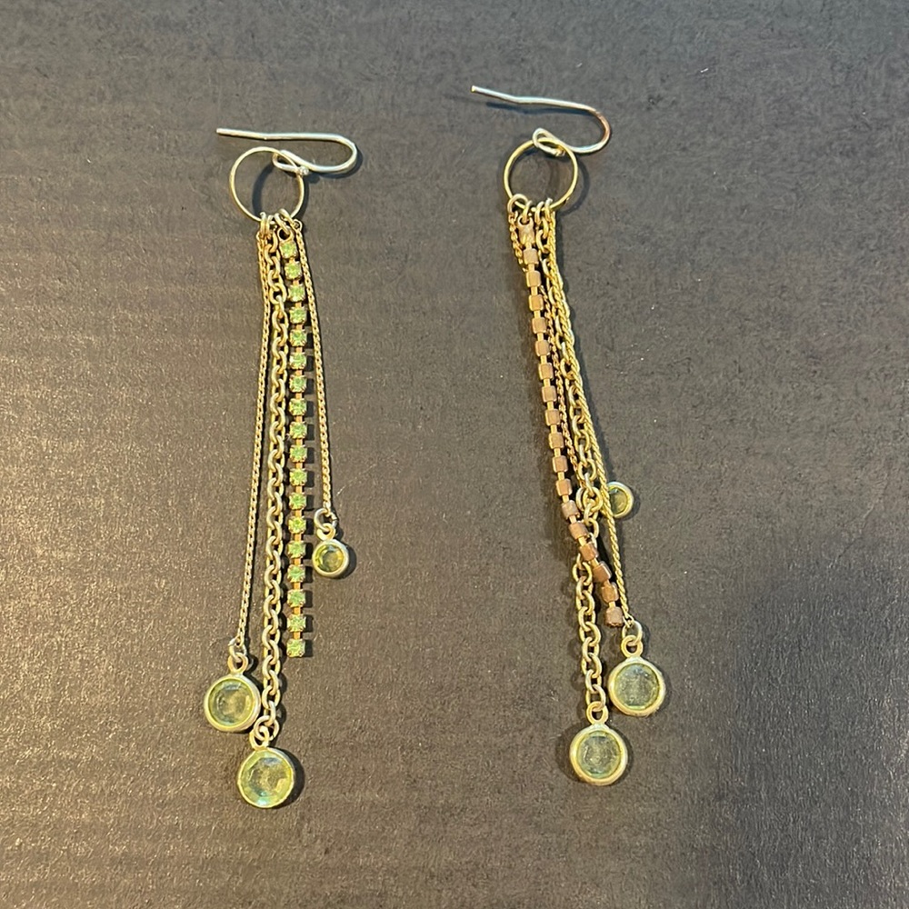 💜5 for $25 Light green and gold sparkle earrings